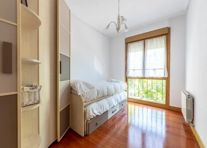 Apartment Bilbao Bec With Parking By Aston Barakaldo