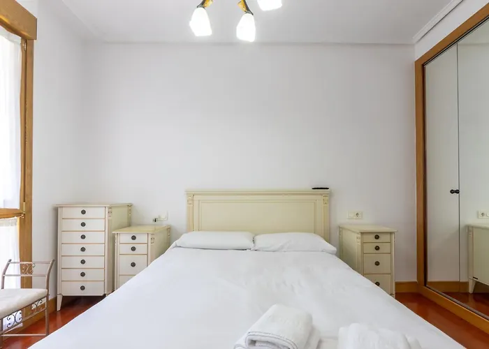 Bilbao Bec With Parking By Aston Apartment